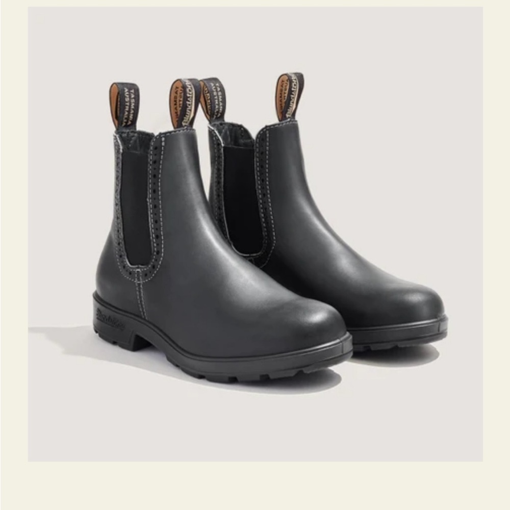 Blundstone WOMEN'S ORIGINALS
HIGH TOP BOOTS - VOLTAN BLACK, Size 8